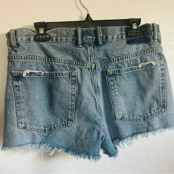Zara Distressed Light Blue Denim Cutoff Shorts - Picture 2 of 3